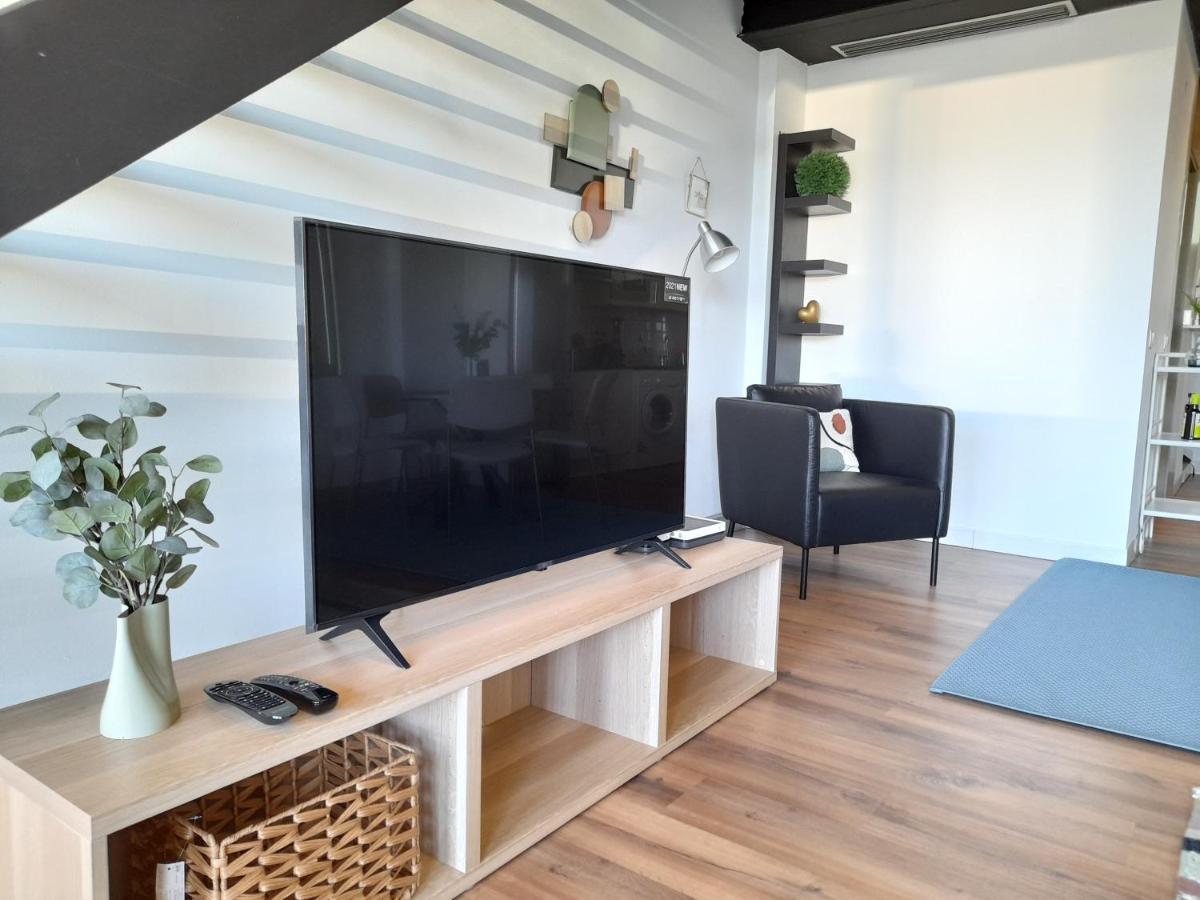 Charming Loft With Indoor Swimming Pool & *