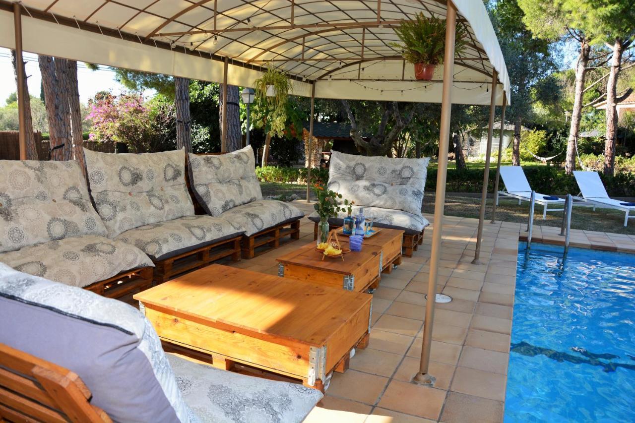 Sitges El Ranch: Beachside Oasis With Pool, Jacuzzi, And Garden Villa