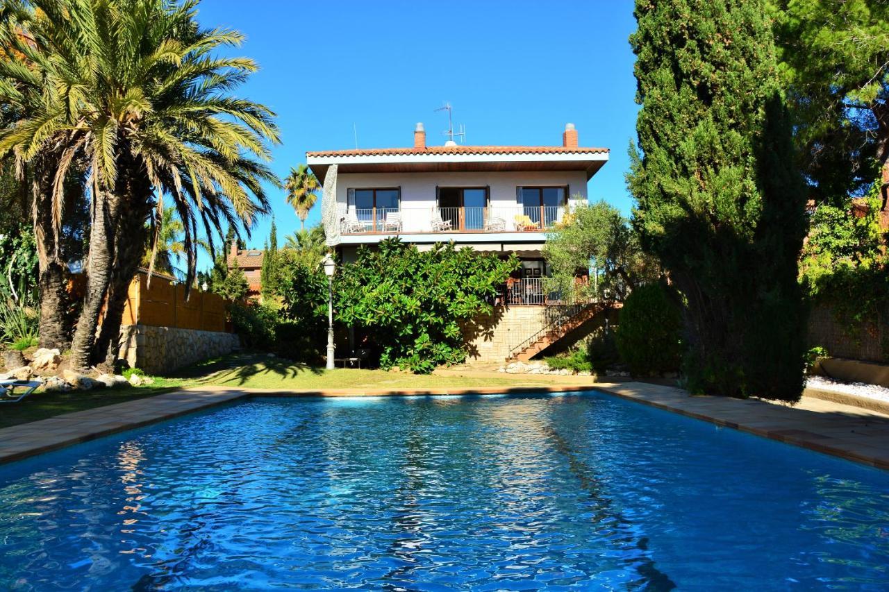 Sitges El Ranch: Beachside Oasis With Pool, Jacuzzi, And Garden * Calafell