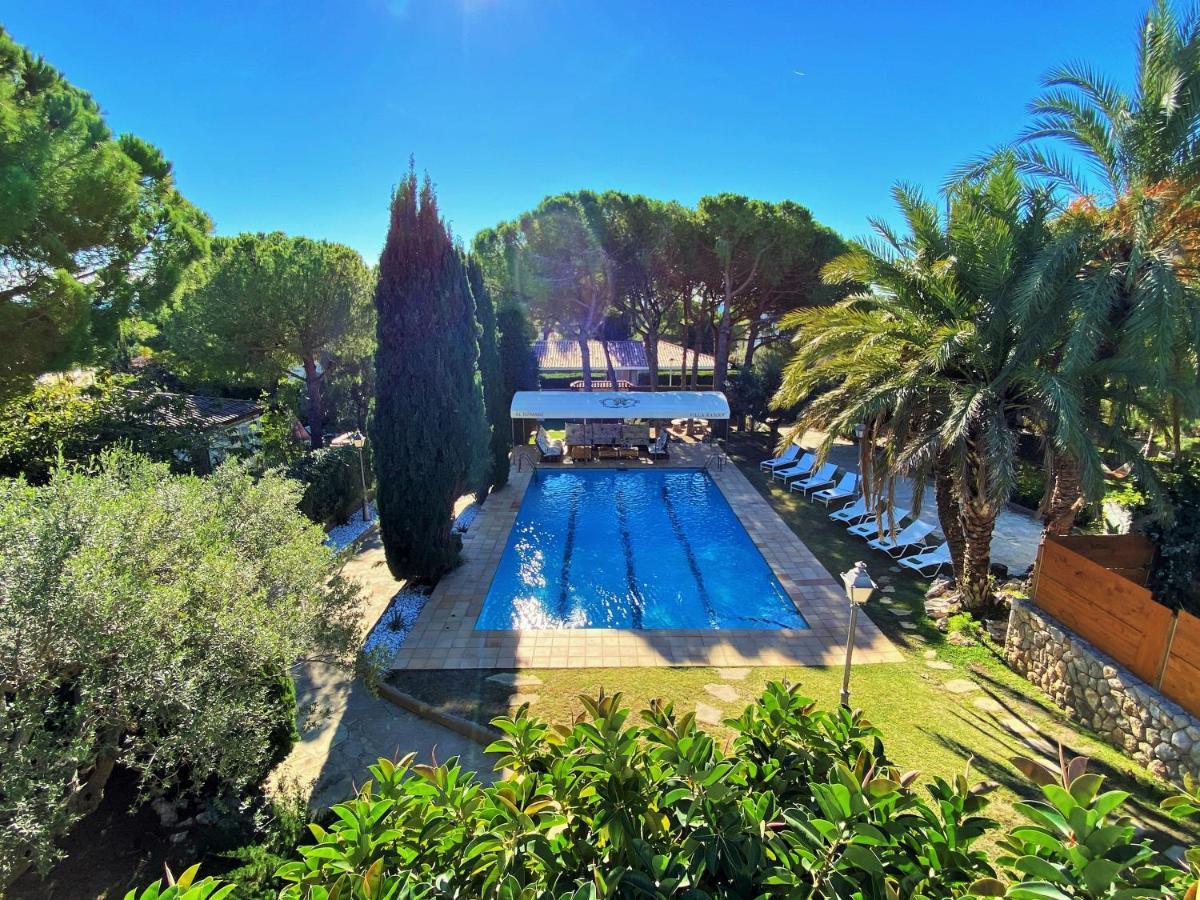 Sitges El Ranch: Beachside Oasis With Pool, Jacuzzi, And Garden Villa Calafell