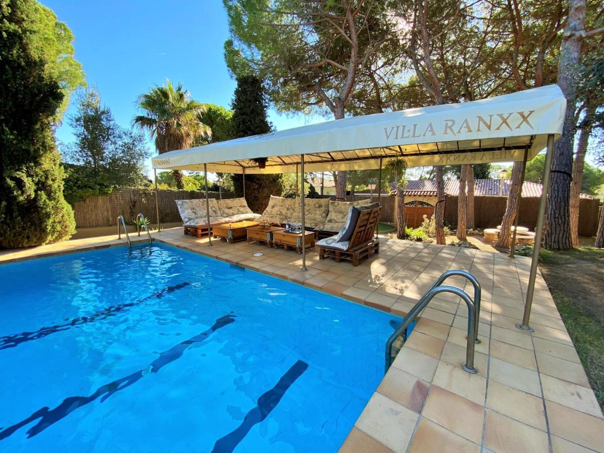 Sitges El Ranch: Beachside Oasis With Pool, Jacuzzi, And Garden *
