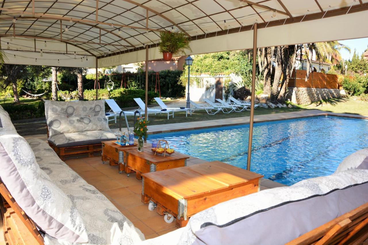 Villa Sitges El Ranch: Beachside Oasis With Pool, Jacuzzi, And Garden