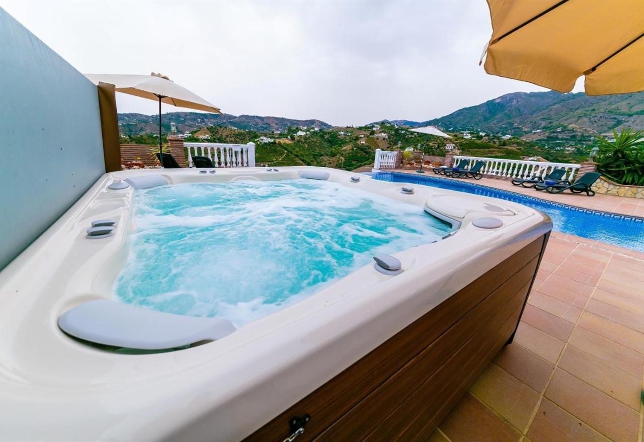 With Infinity Pool Hot Tub