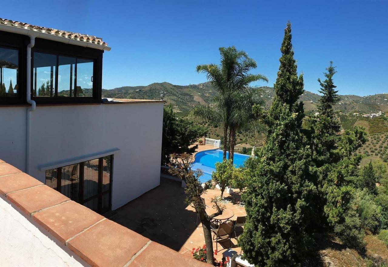 Villa With Infinity Pool Hot Tub