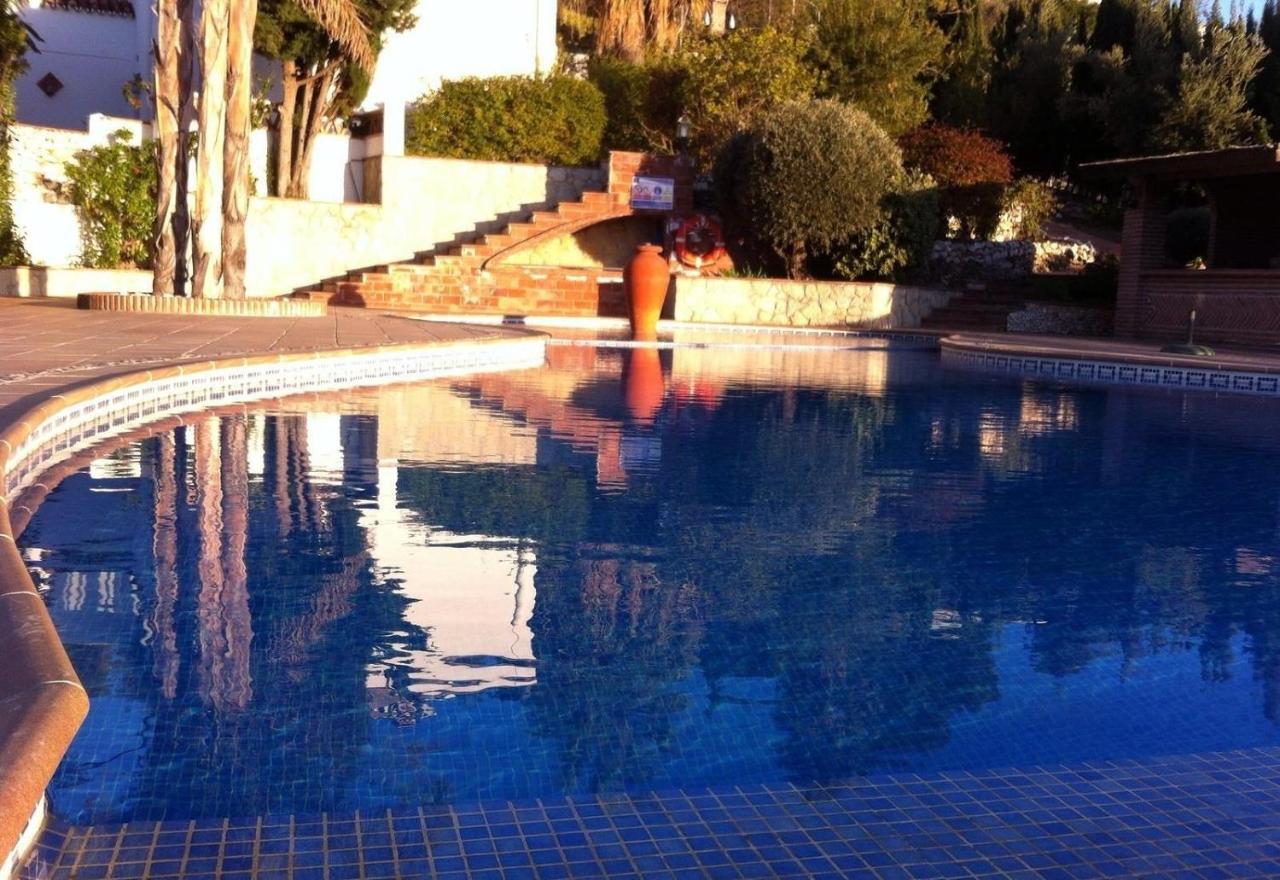 Villa With Infinity Pool Hot Tub