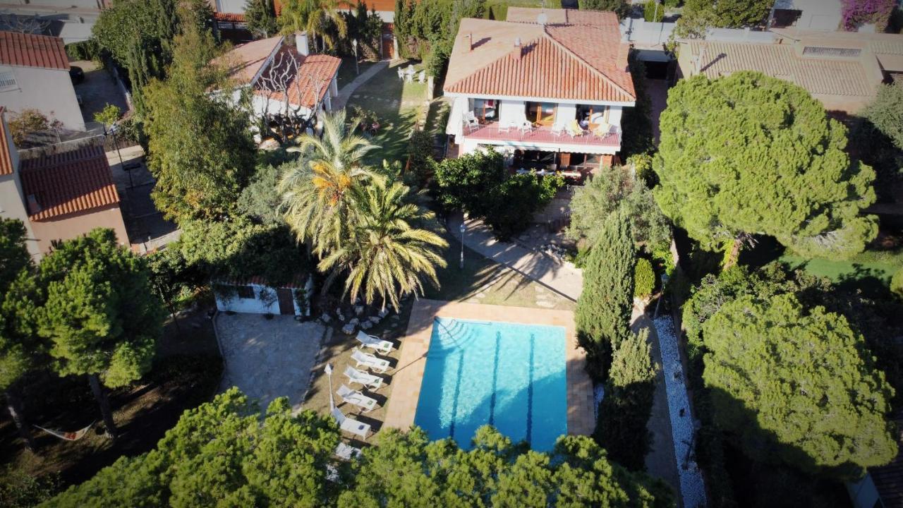 Villa Sitges El Ranch: Beachside Oasis With Pool, Jacuzzi, And Garden Calafell