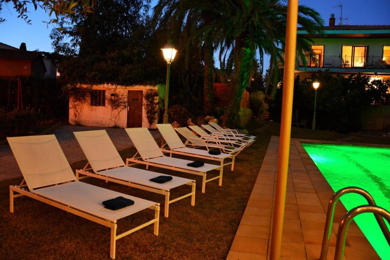 Sitges El Ranch: Beachside Oasis With Pool, Jacuzzi, And Garden Villa
