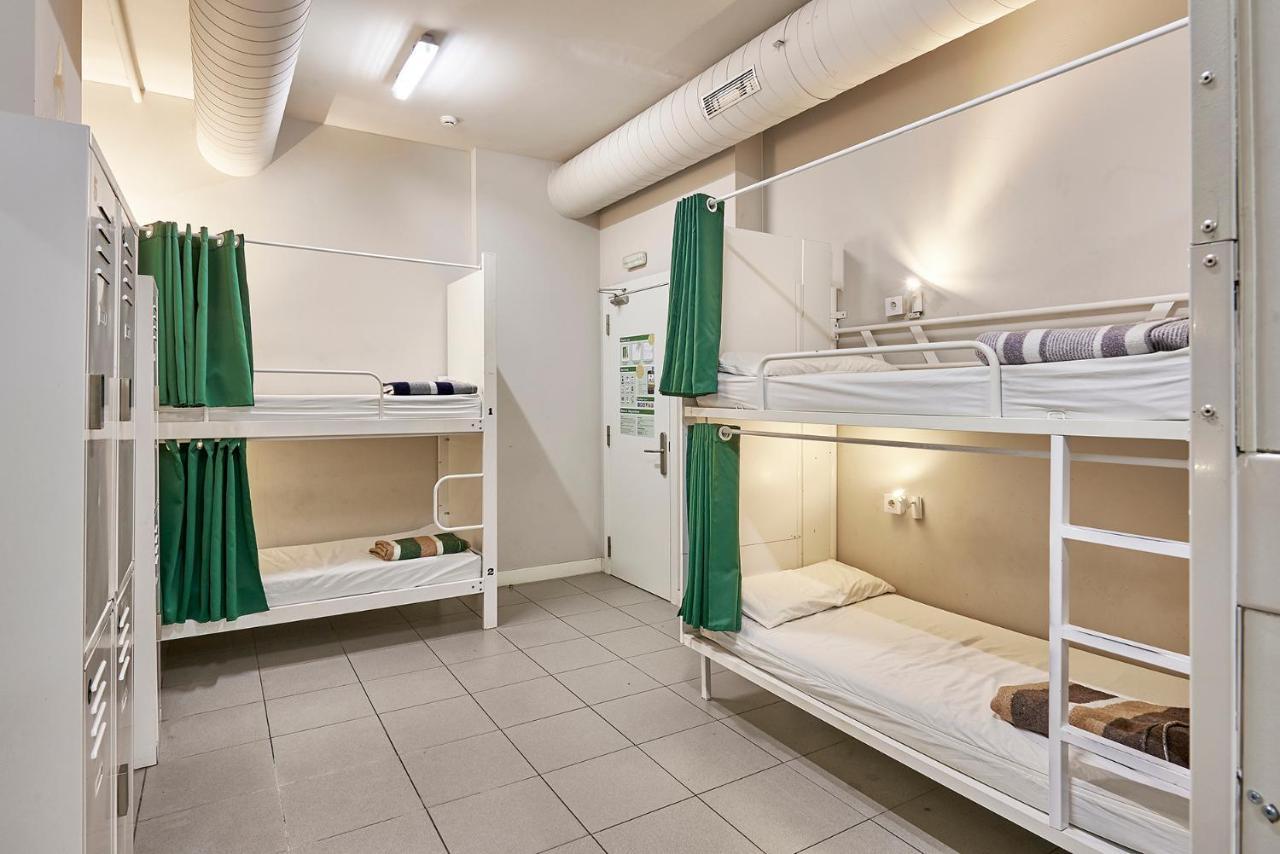 Hola Eixample Hostel *