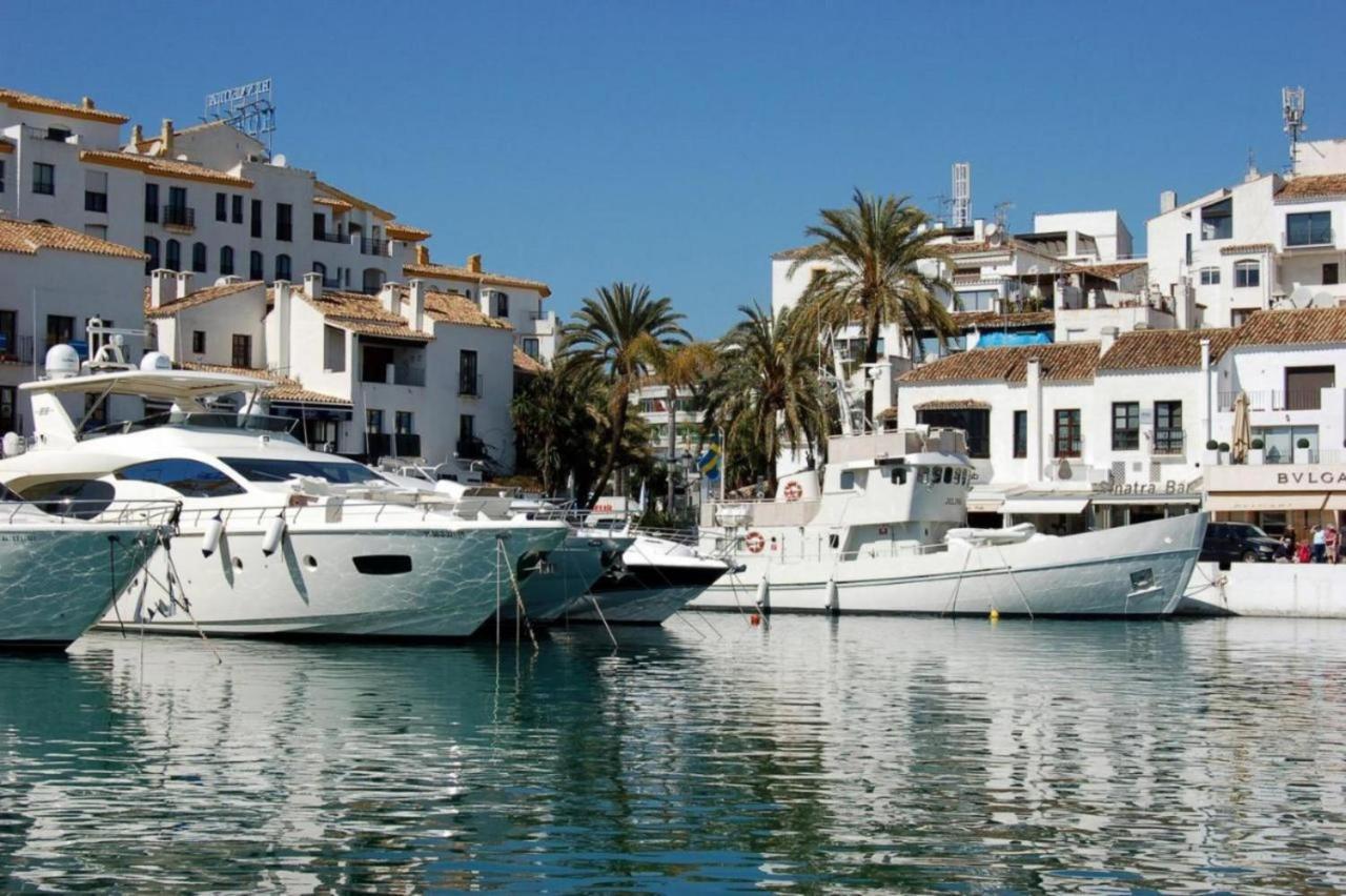 Preciosa Casa De 4 Y 3 Banos, Urbanizacion Naranjos, Puerto Banus