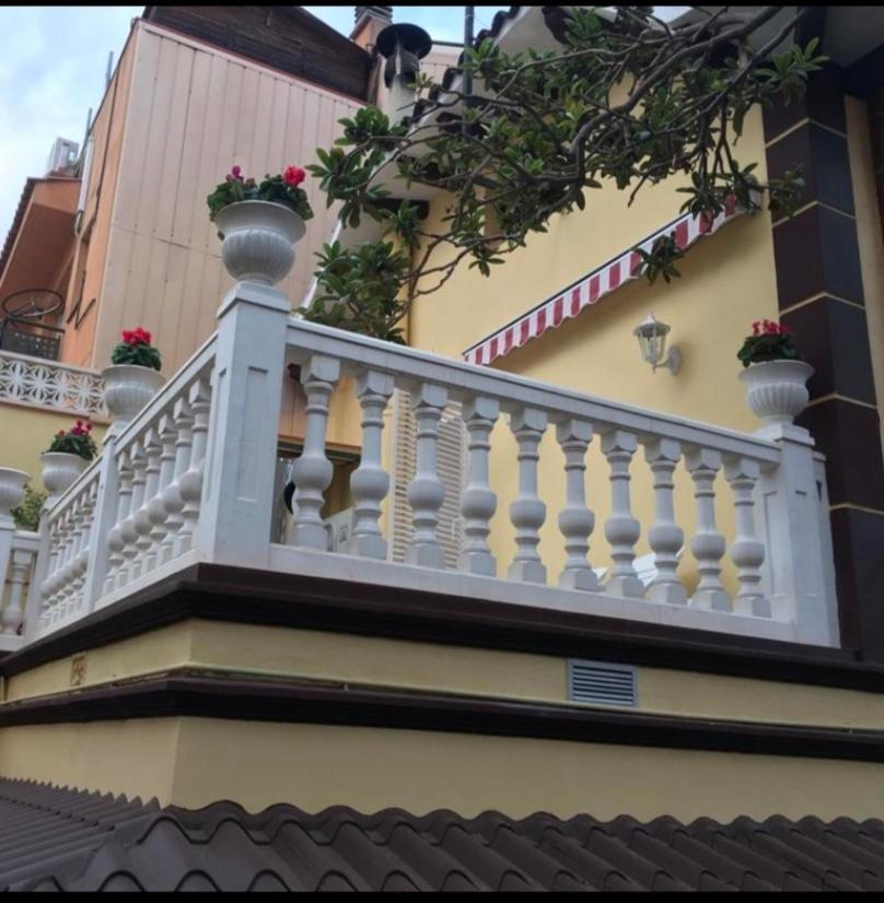 Casa Flores Del Mediterraneo Homestay *