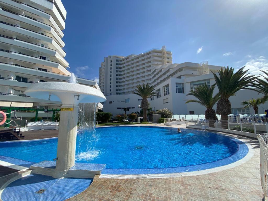 First Line Seaview Apartment