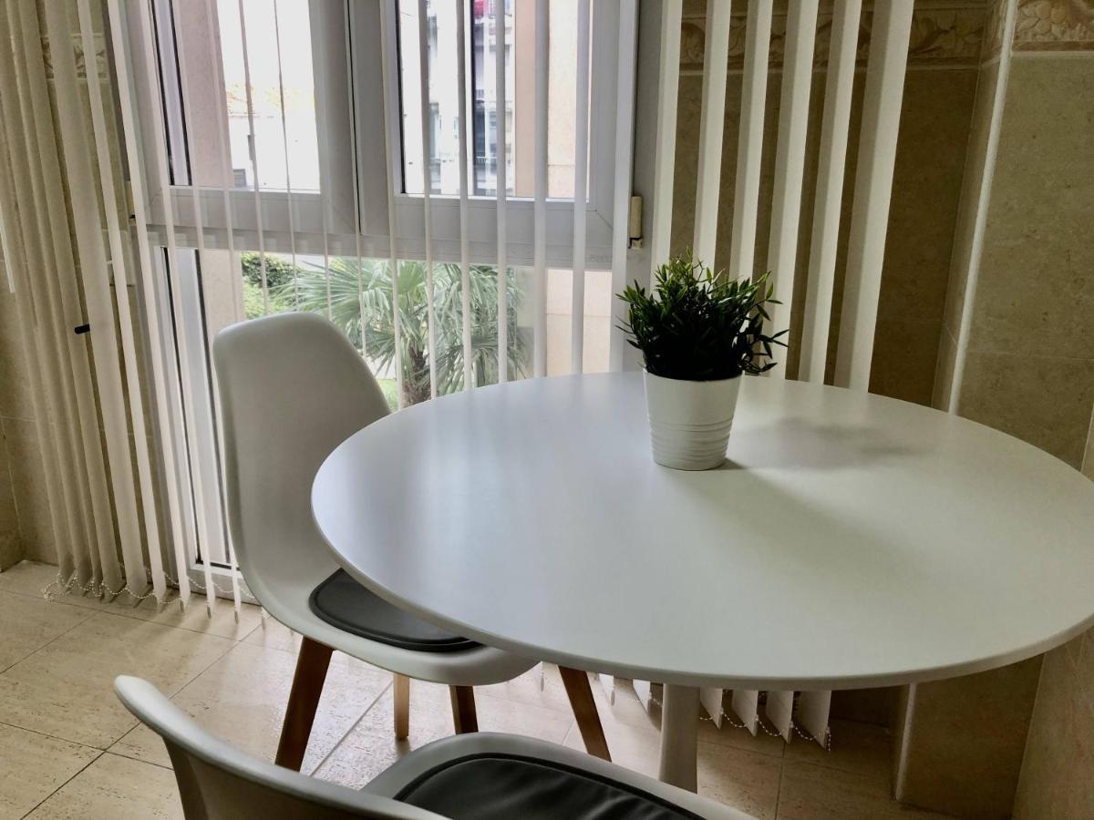Apartment Exclusive Beachside 3 Bedroom With Pool In *