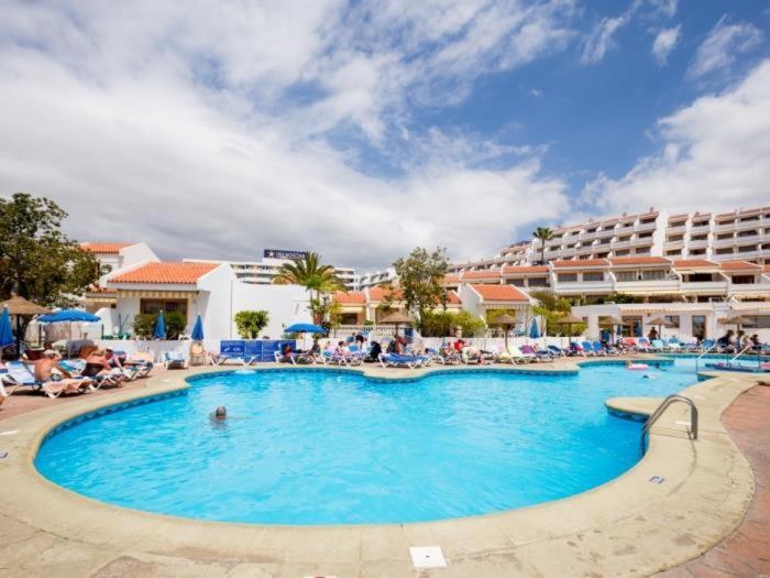 Apartamento 2023 Garden City, Heated Pool! *