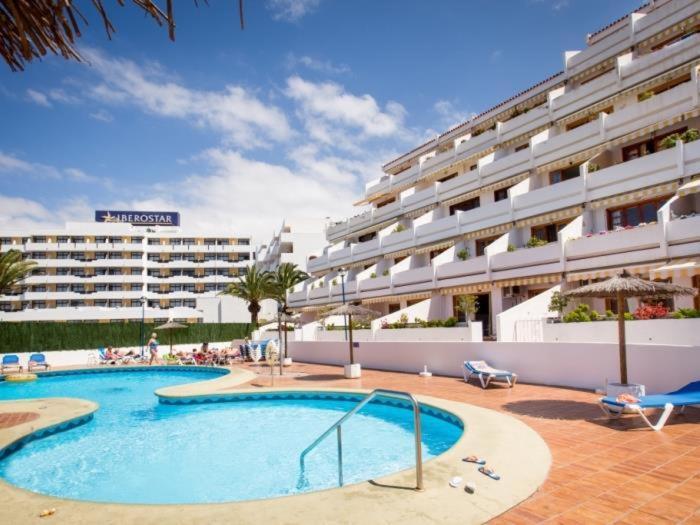 Apartamento 2023 Garden City, Heated Pool! *