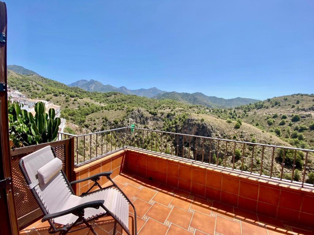 Casa Con Increibles Vistas A Montanas Y Al Mar Holiday home