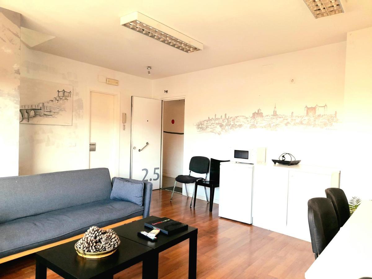 Toletum Cost Lofts Diafanos O 2dormitorios Parking Municipal Gratis Al Aire Libre A 100m Apartment