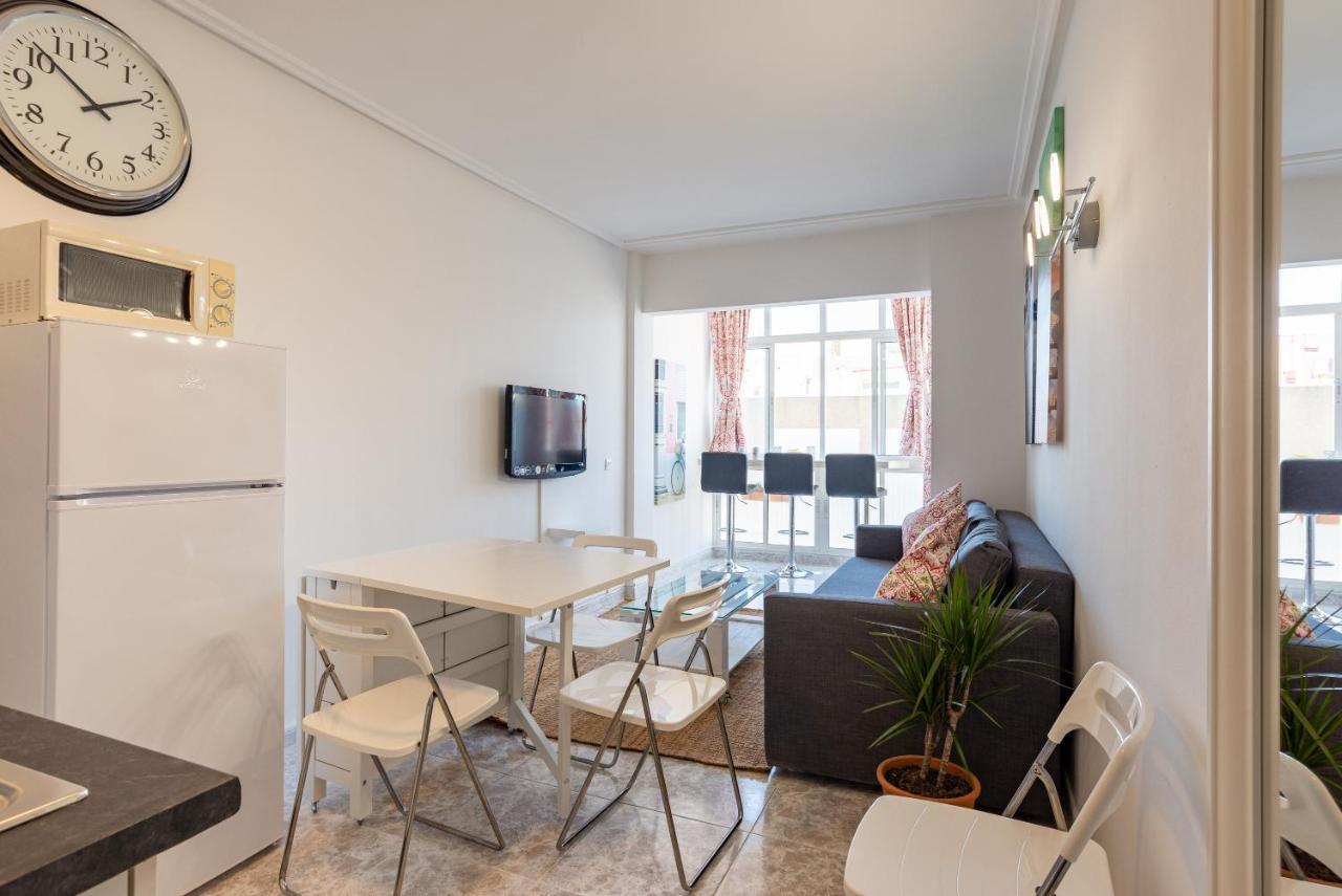 Steps Away From The Sand/ Malagueta Apartment *