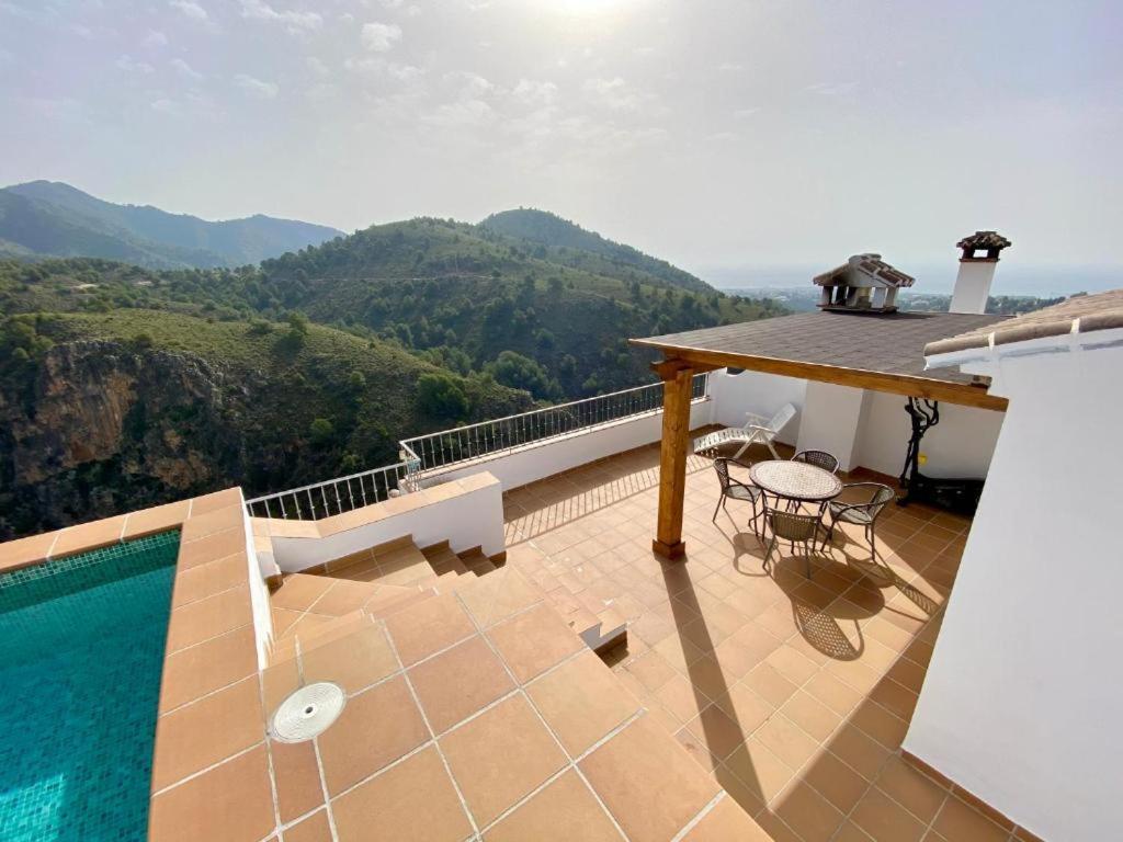 Casa Con Increibles Vistas A Montanas Y Al Mar Holiday home *