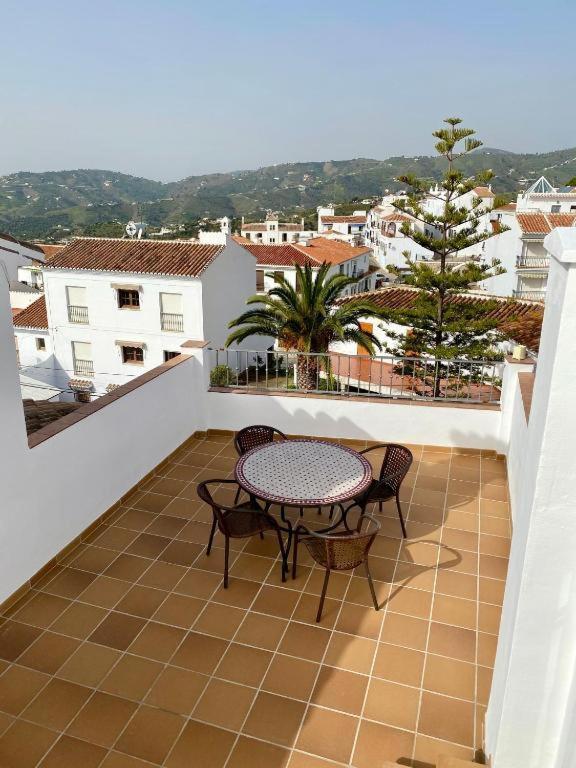 Casa Con Increibles Vistas A Montanas Y Al Mar * Frigiliana