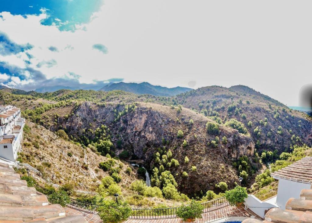 Holiday home Casa Con Increibles Vistas A Montanas Y Al Mar Frigiliana