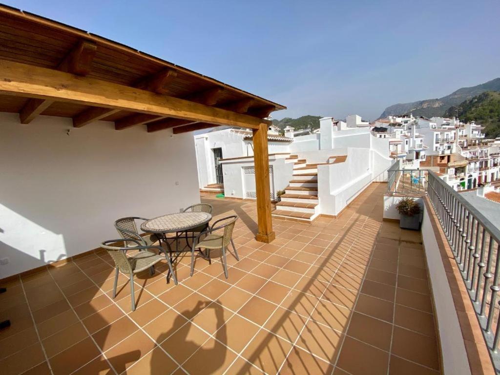 Casa Con Increibles Vistas A Montanas Y Al Mar Frigiliana