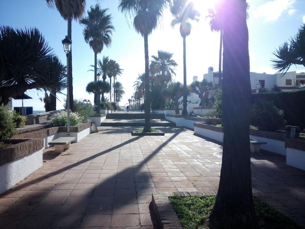 Apartamento 28 Mikonos Playa In Puerto De La Duquesa 2 Bed 2 Bath Ideally Located To The Beach & Marina *