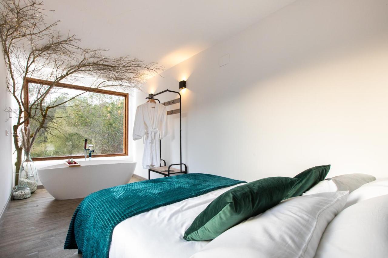 Del Bosque Lodge Canyelles (Catalonia)