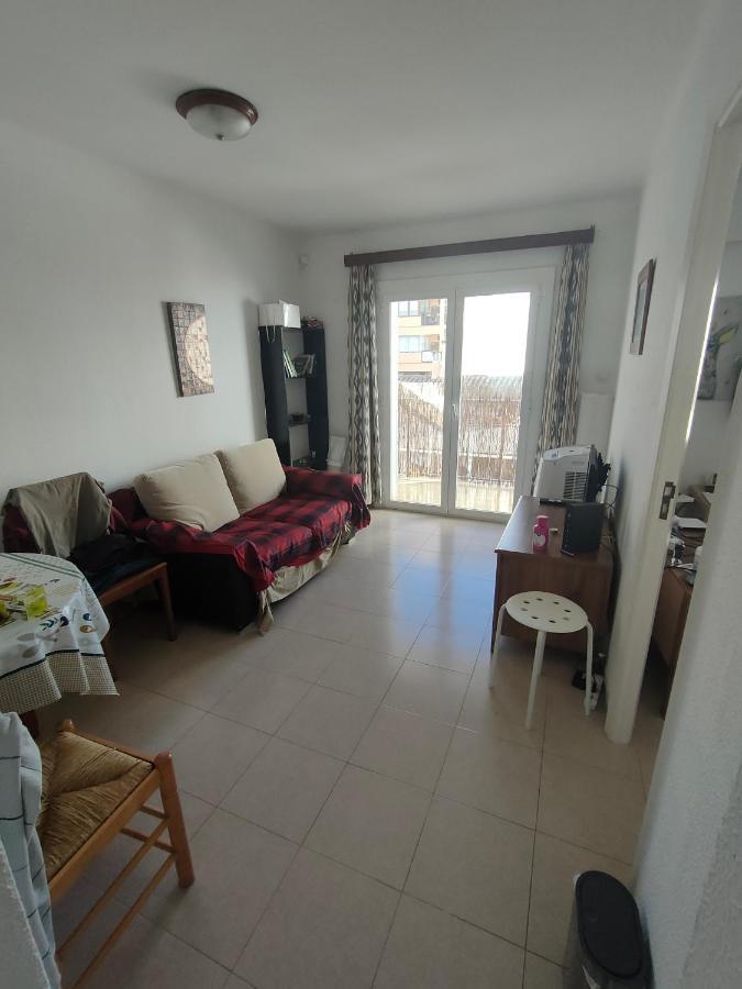 Camera Privata Singola In Appartamento, Bagno In Comune, Aria Condizionata Caldo Freddo, Wifi, Tv *