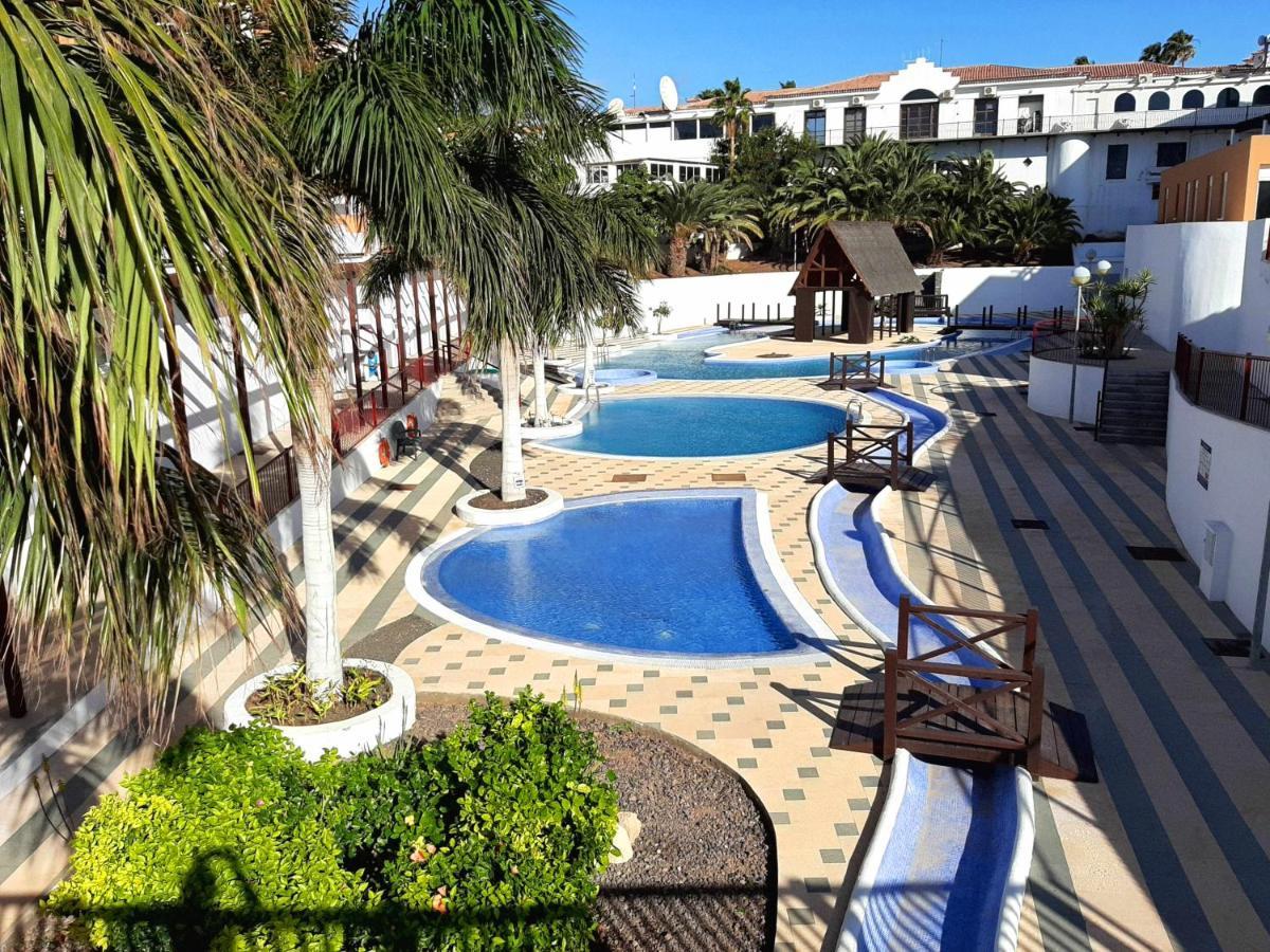 Bright And Calm With Pools, Golf Court