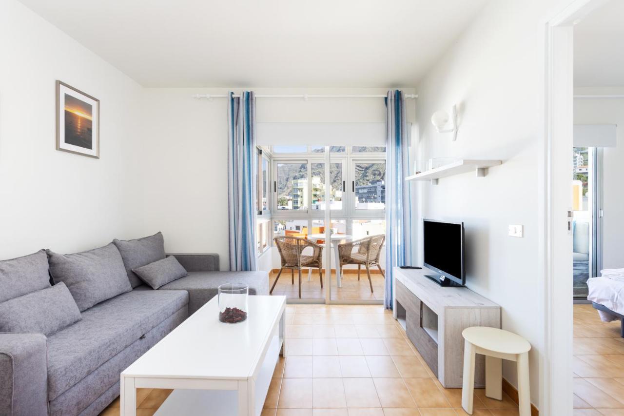 Live Bajamar Luna Balcony & Beach View