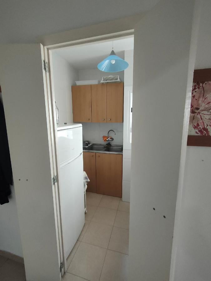 Camera Privata Singola In Appartamento, Bagno In Comune, Aria Condizionata Caldo Freddo, Wifi, Tv Guest house *