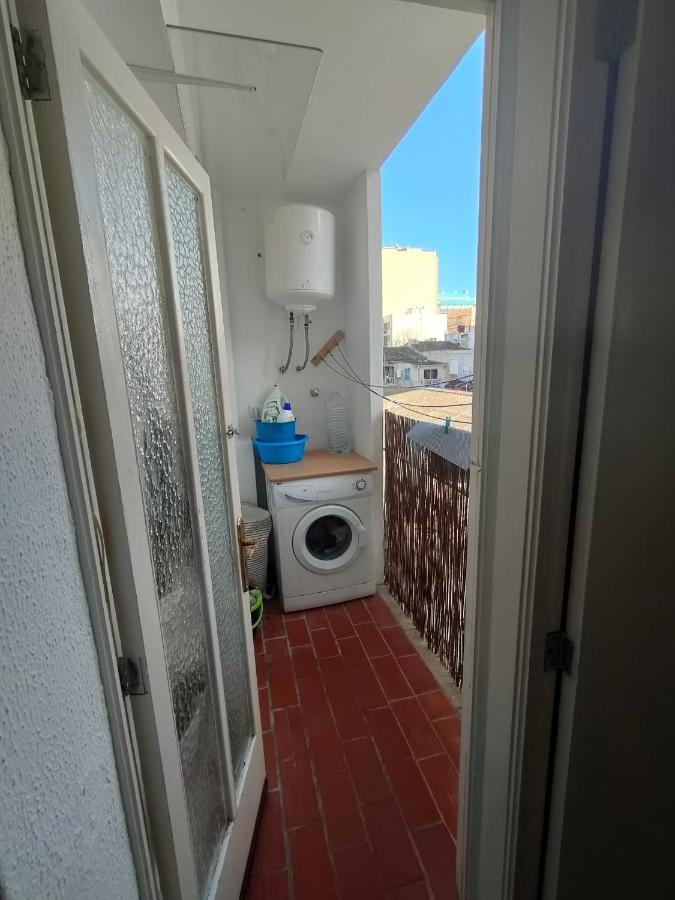 Camera Privata Singola In Appartamento, Bagno In Comune, Aria Condizionata Caldo Freddo, Wifi, Tv *
