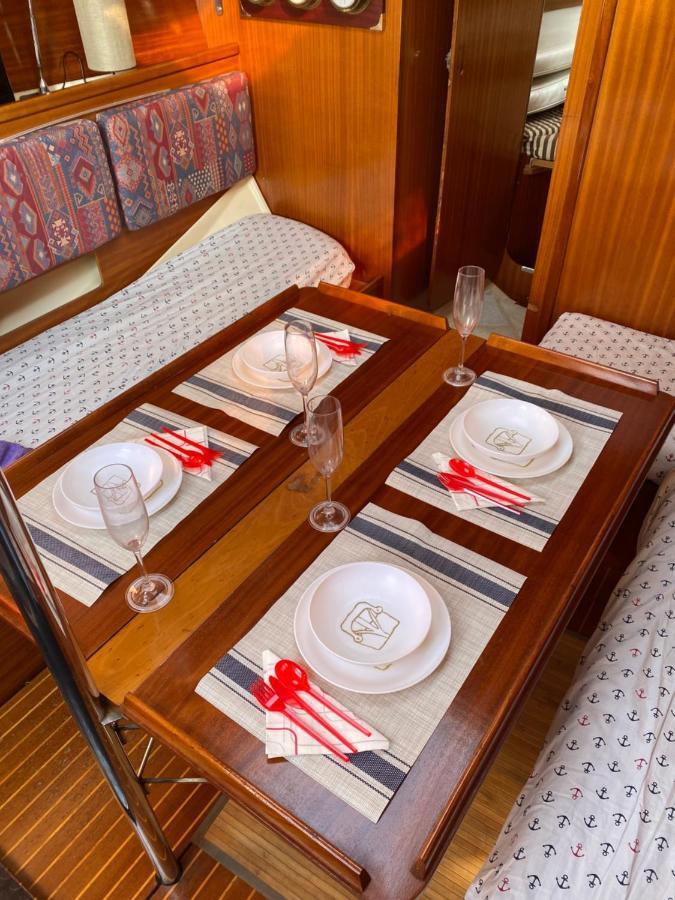 Welcome Aboard Yacht Cruiser!