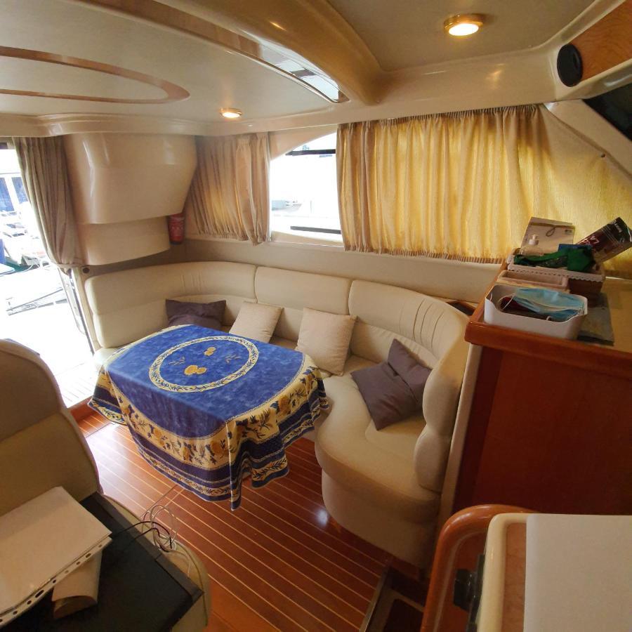 En Contact Avec La Hotel en barco