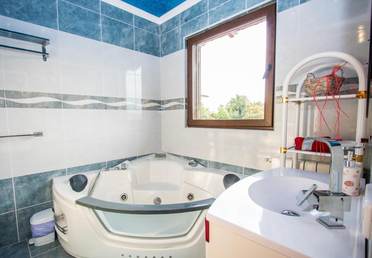 Villa Bonita Casa En Porto Colom Con Piscina, Ac, Wifi Y Netflix *