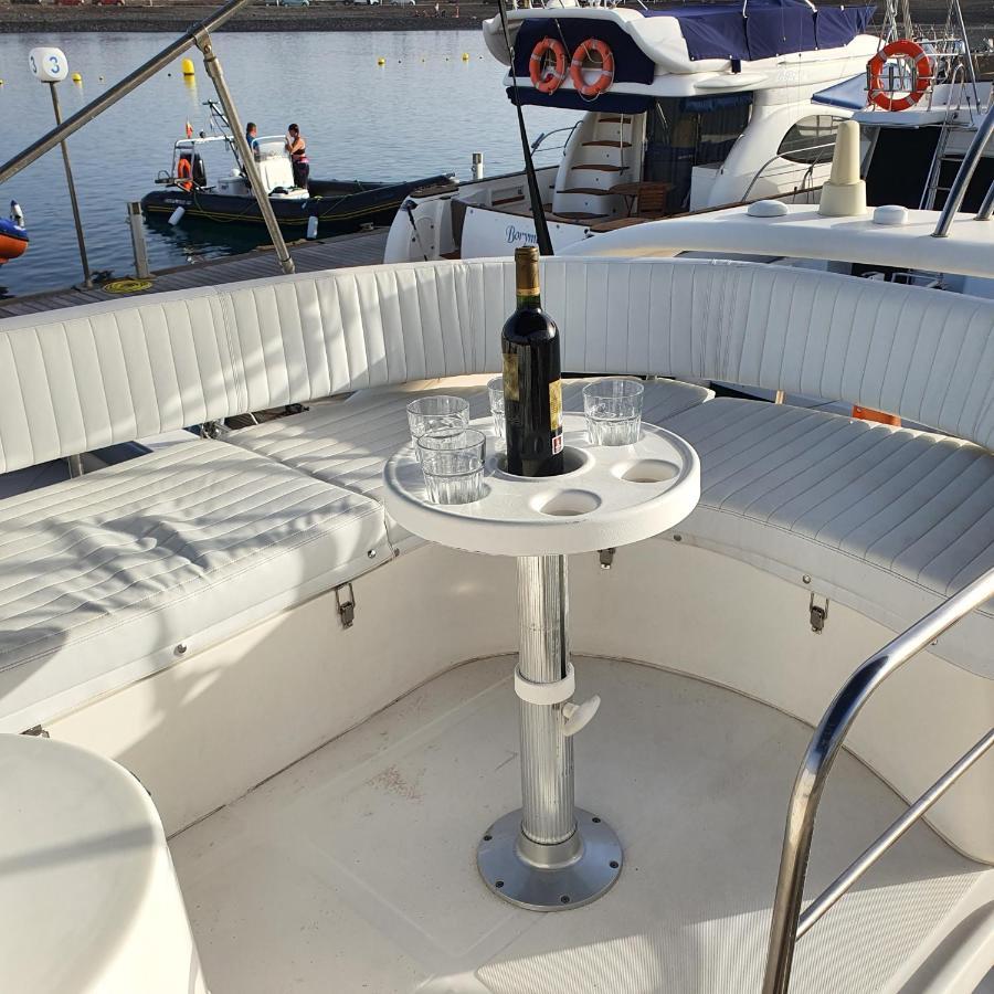 En Contact Avec La Hotel en barco