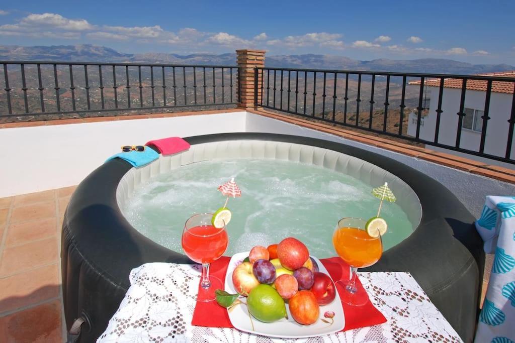 Holiday home Casa Jose -beautiful Village House- Jacuzzi Included-views-bbq-aircon-wifi *