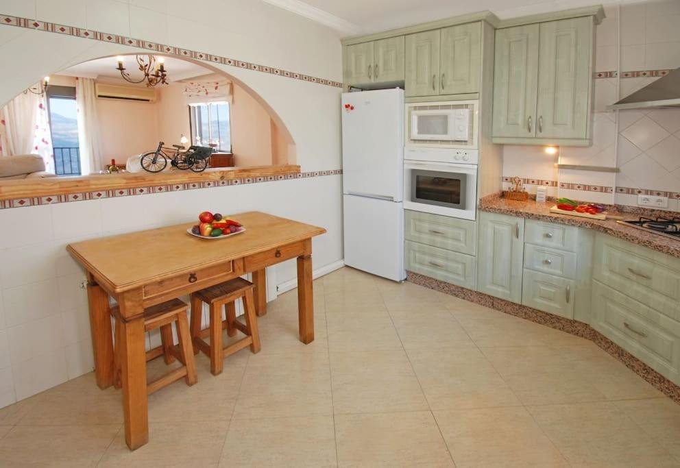 Сasa de vacaciones Casa Jose -beautiful Village House- Jacuzzi Included-views-bbq-aircon-wifi Comares