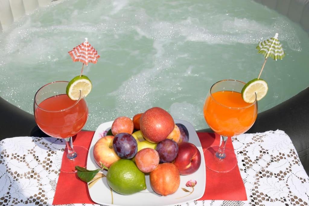 Casa Jose -beautiful Village House- Jacuzzi Included-views-bbq-aircon-wifi
