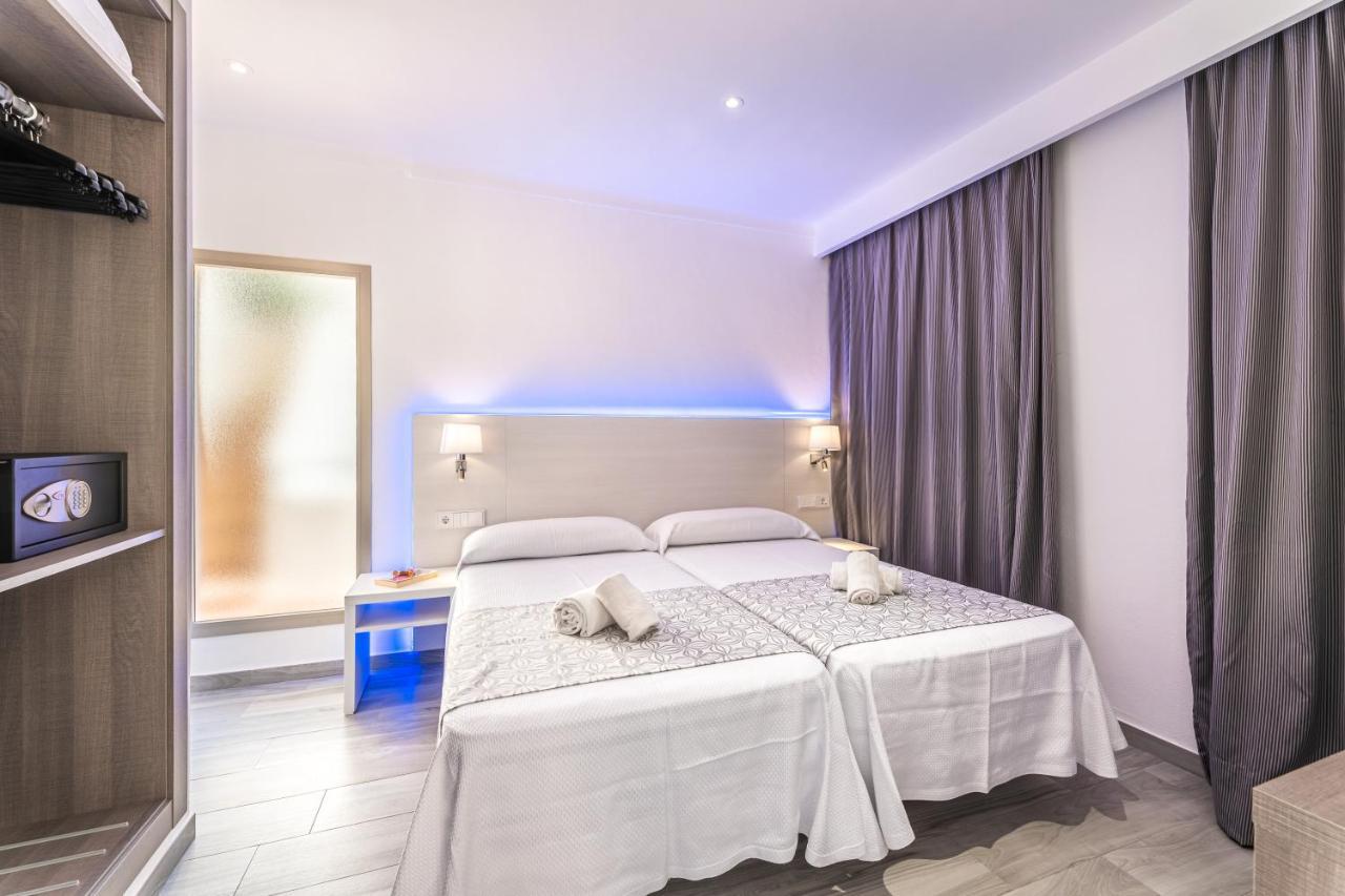 Aparthotel Playa Ferrera