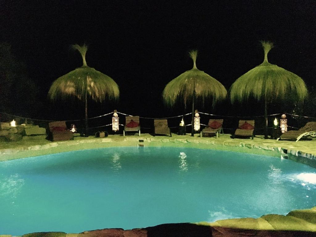 Orozca Farmhouse Lagoon Pool With Retro Hot Tub And Wi-fi *