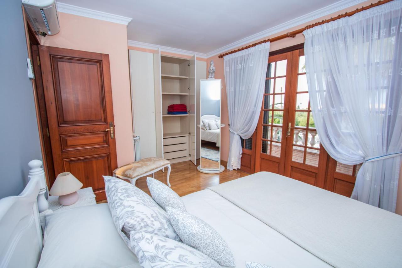 Villa Bonita Casa En Porto Colom Con Piscina, Ac, Wifi Y Netflix Portocolom (Mallorca)