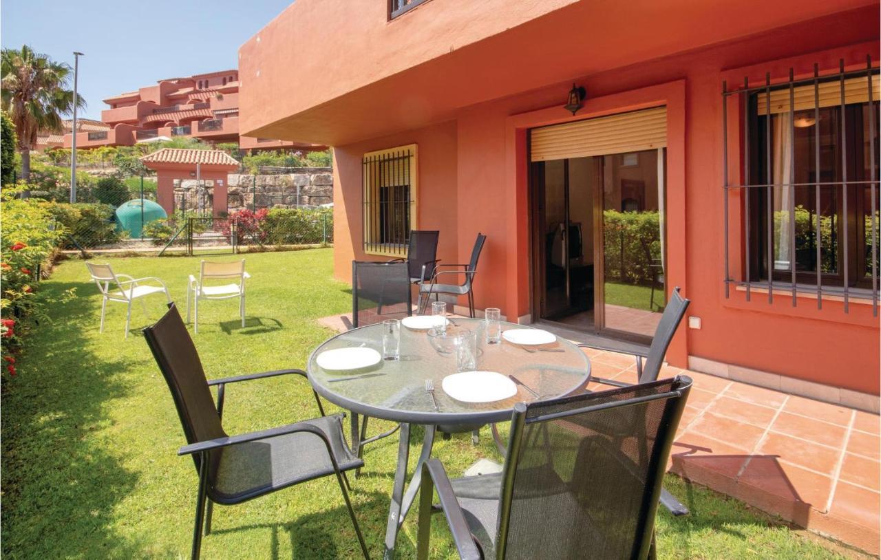 Beautiful In With 3 Bedrooms, Outdoor Swimming Pool And Swimming Pool Estepona
