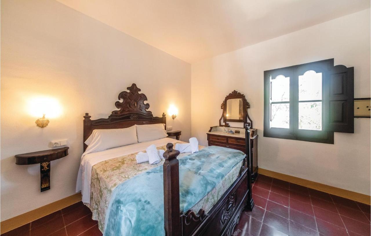 5 Bedroom Beautiful In Сasa de vacaciones *