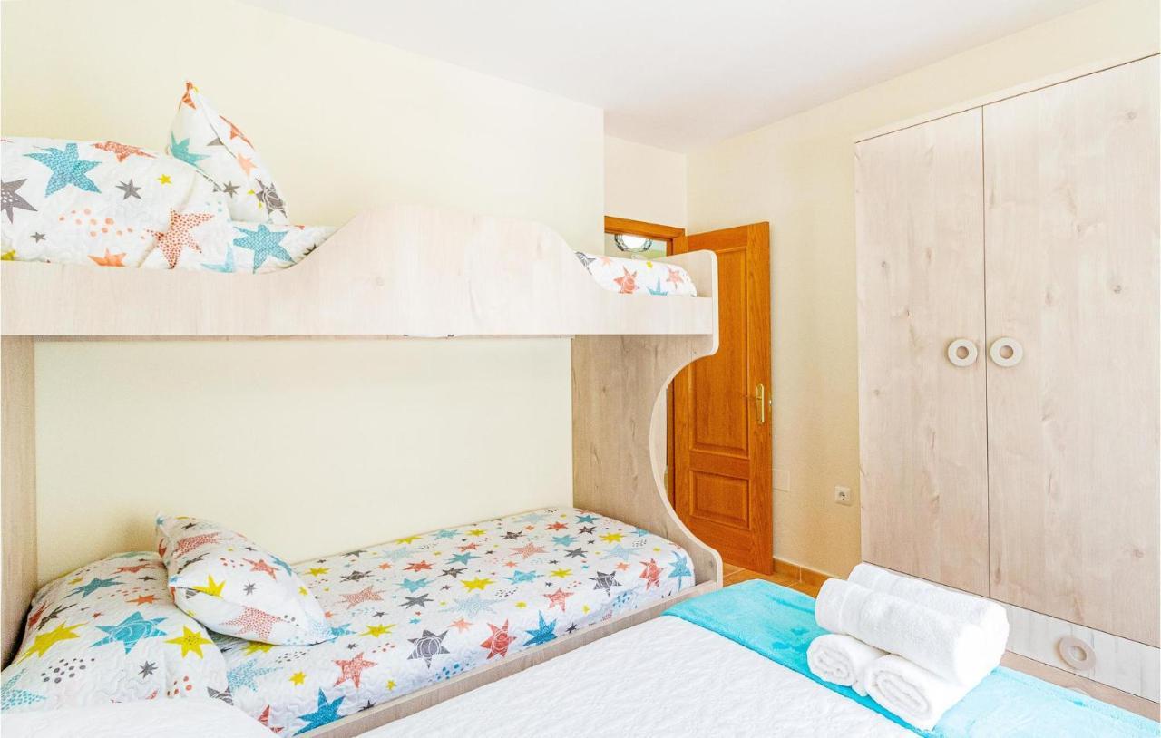Amazing In With Kitchenette