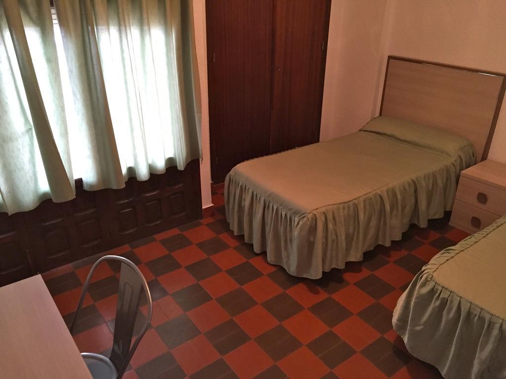 Hostel Pension Provenzal *