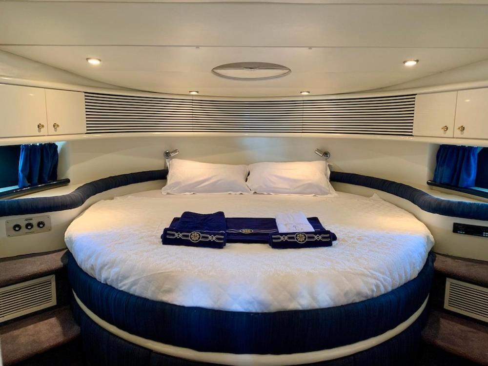 Yacht 18m Sunseeker In Mallorca Mit Fruehstueck & Bordcrew Botel El Arenal (Mallorca)