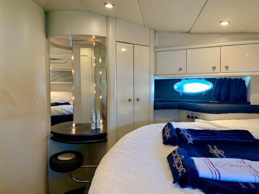 Botel Yacht 18m Sunseeker In Mallorca Mit Fruehstueck & Bordcrew