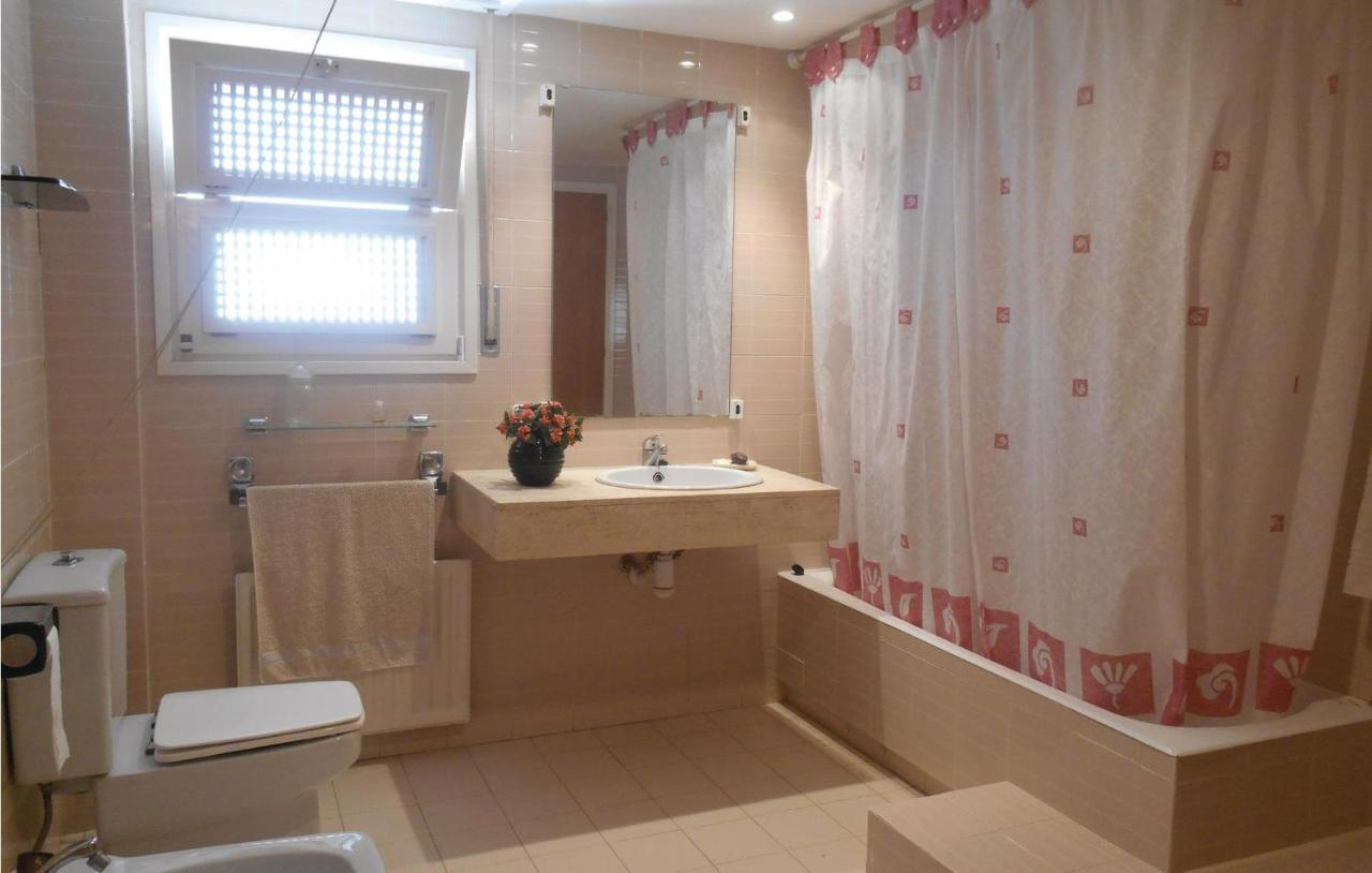 3 Bedroom Gorgeous In Apartamento *