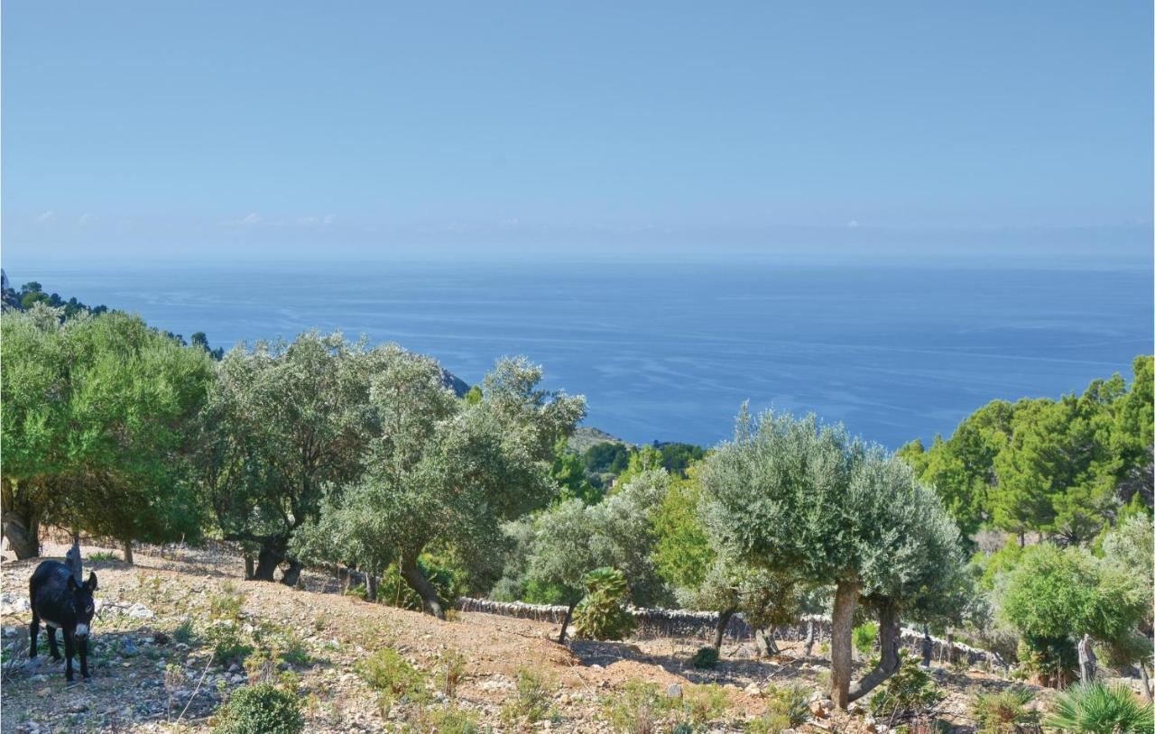 Сasa de vacaciones Awesome In Estellencs With House Sea View